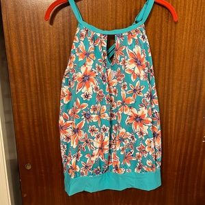 Lands end bathing suit top-worn 1x. 18W adjustable straps/soft cup liner. 7/25'